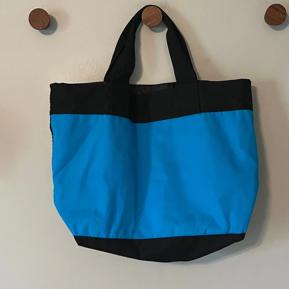 New!‎ Victoria's Secret Colorblock Weekend Bag